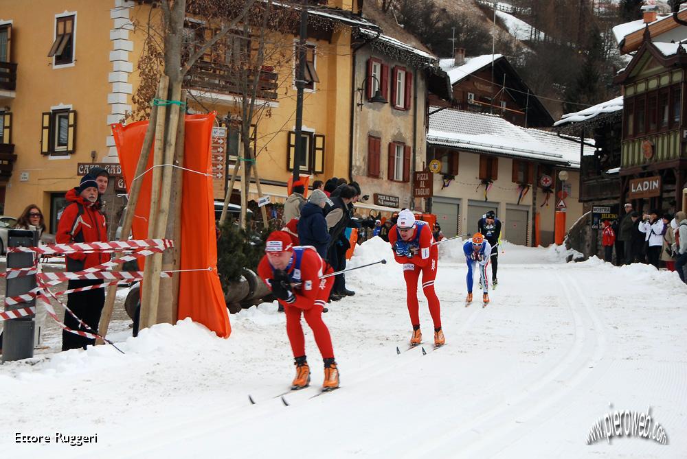 6 - passaggio a Moena, ancora 35 km..JPG